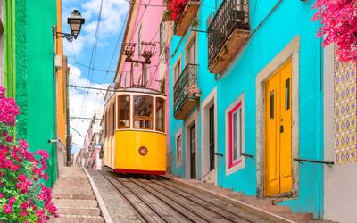 Lisbon for groups: 5 days, splittable expenses, and the parts nobody warns you about
